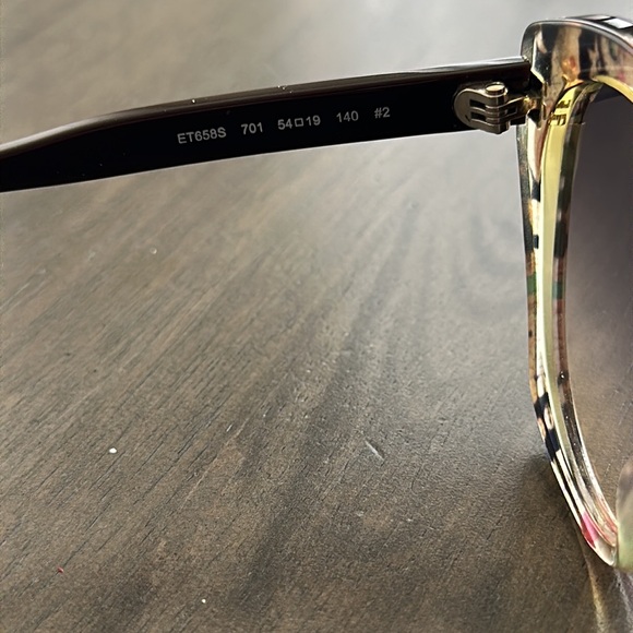 Etro Woman’s Sunglasses - Picture 5 of 5
